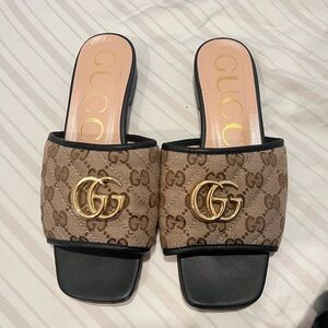 WOMEN'S GG MATELASSÉ CANVAS SLIDE SANDAL